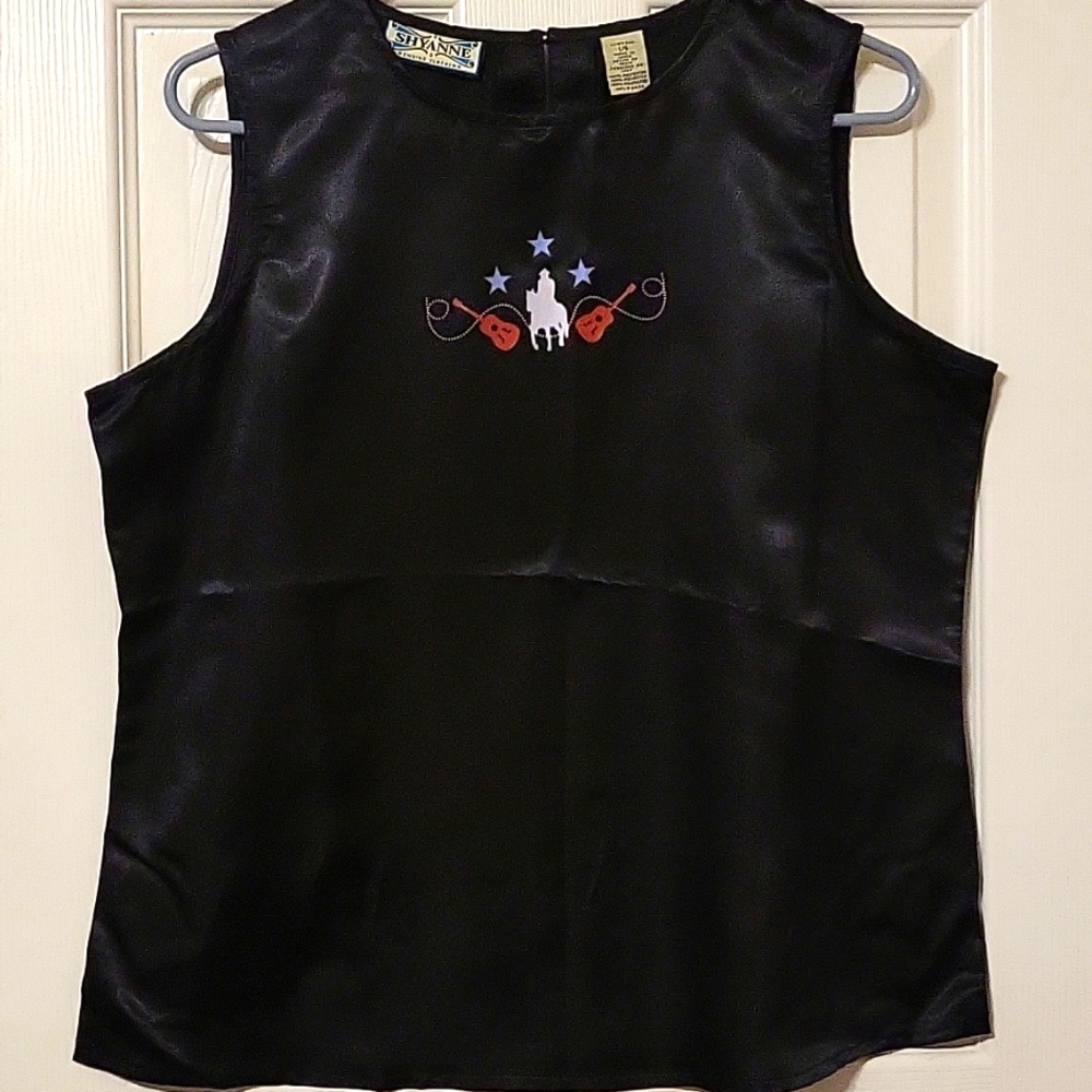 *CLOSING 5/18* Shyanne silky tank.